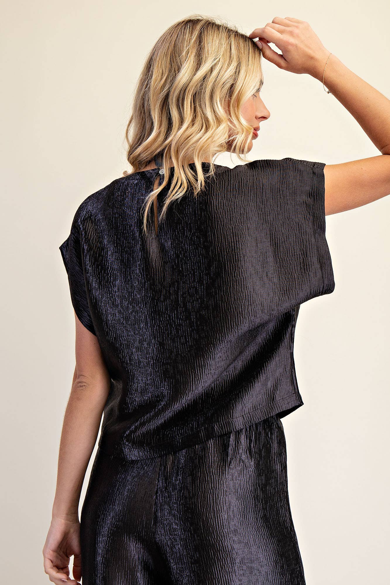 Neck Band Short Sleeve Top