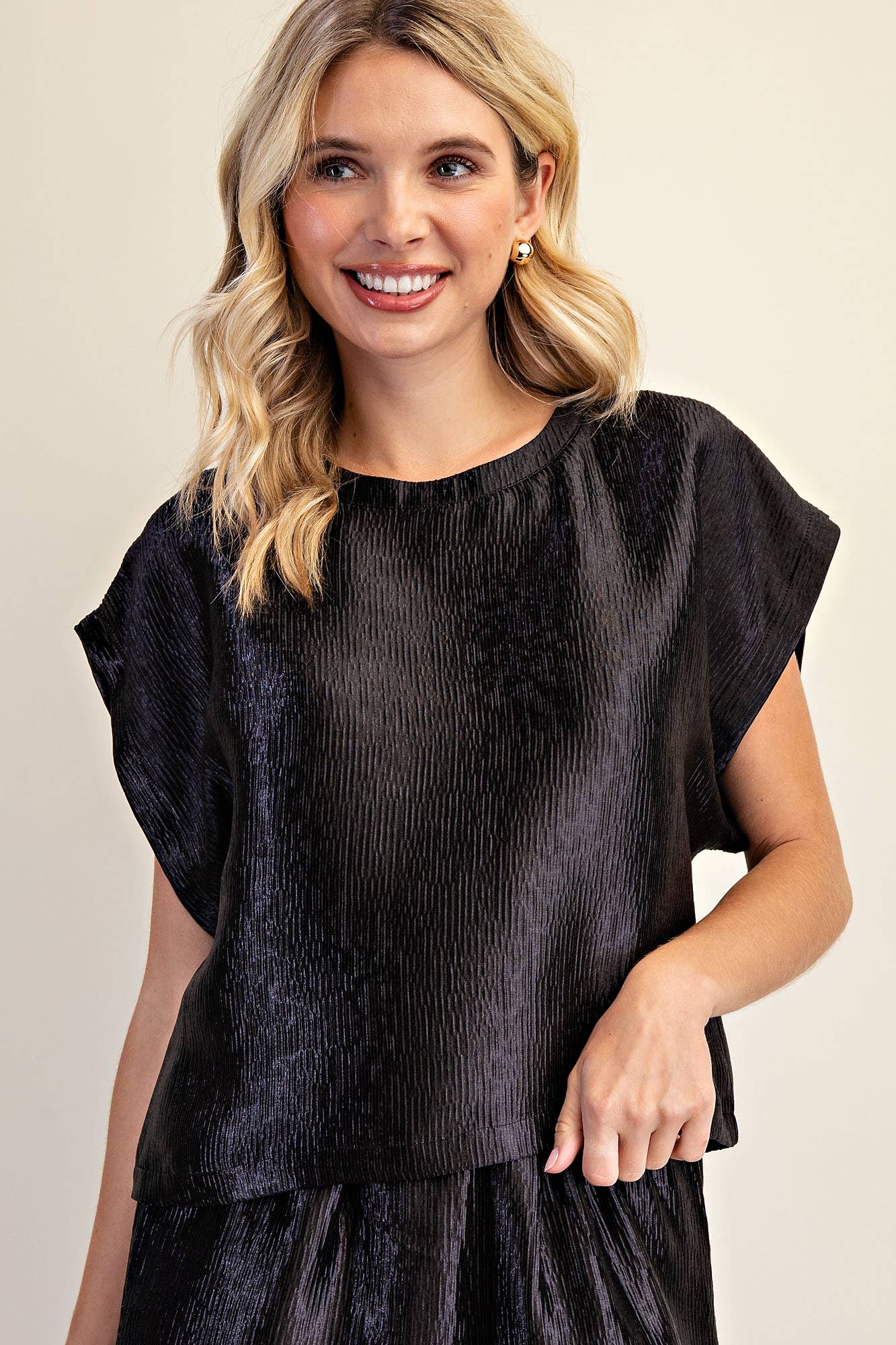 Neck Band Short Sleeve Top