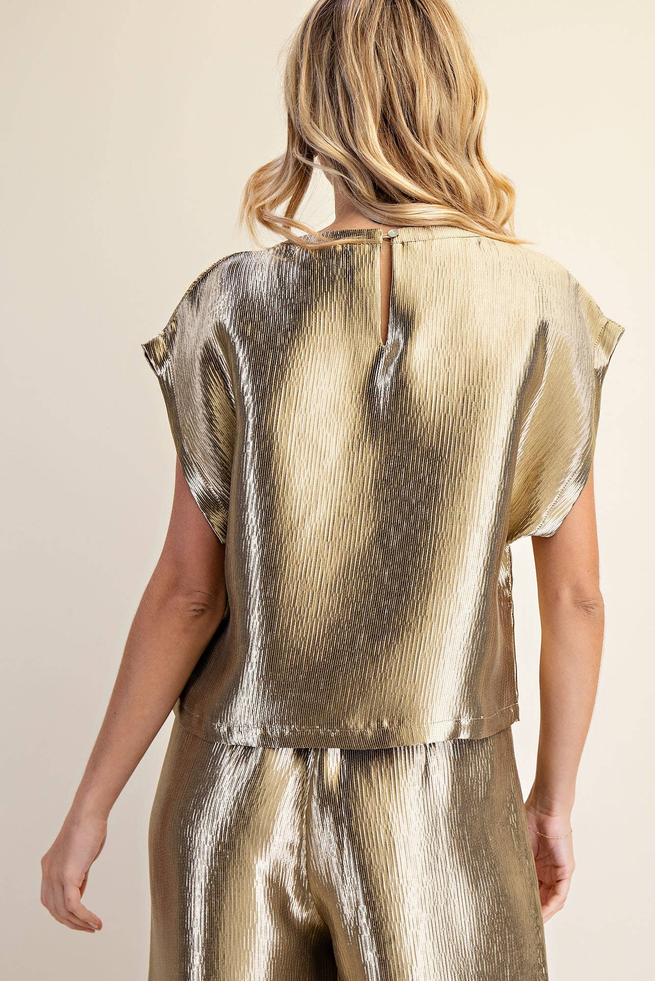 Neck Band Short Sleeve Top