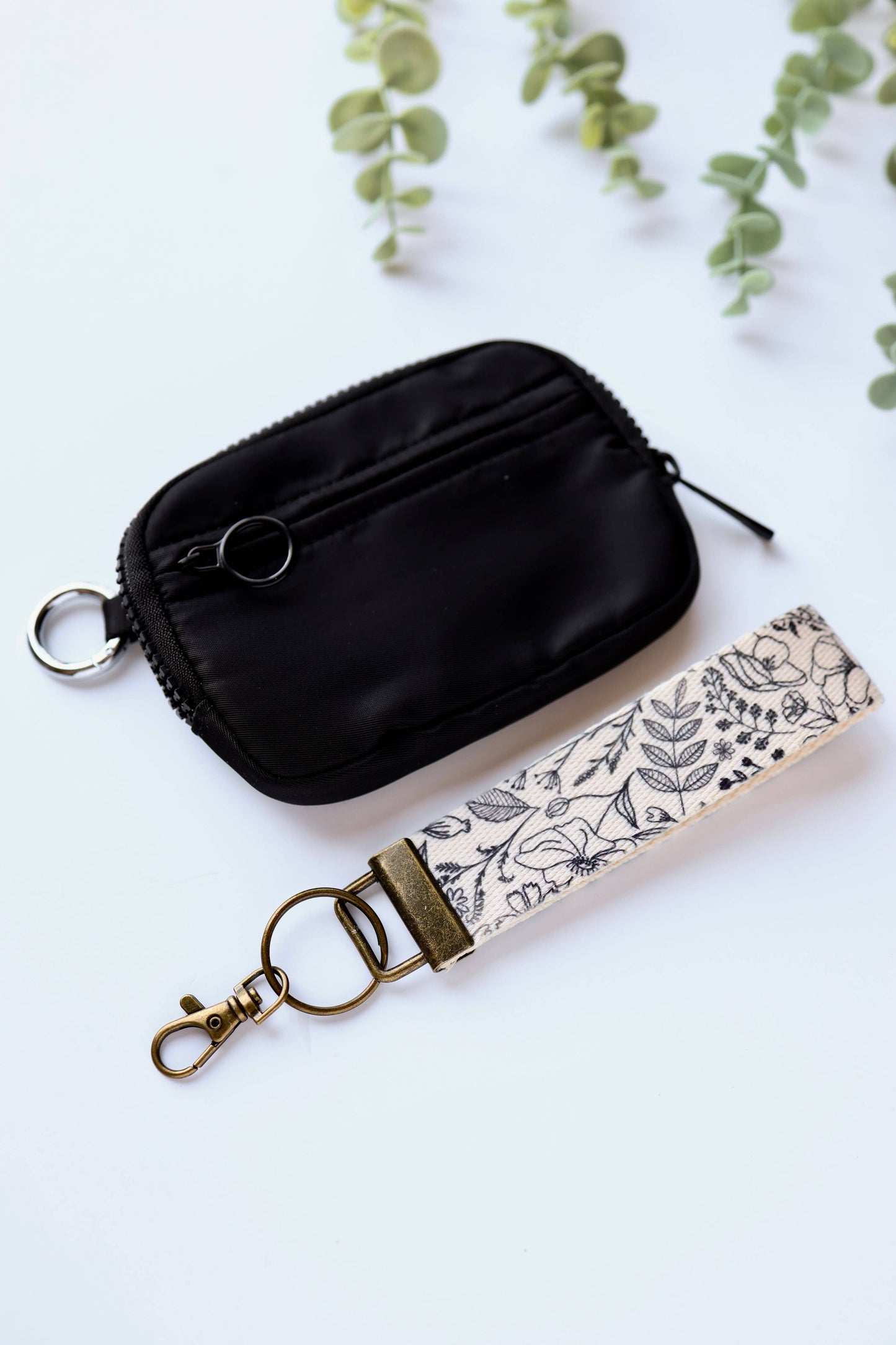 Keychain Wallet with Wrist Lanyard, Stylish Wallet Keychain