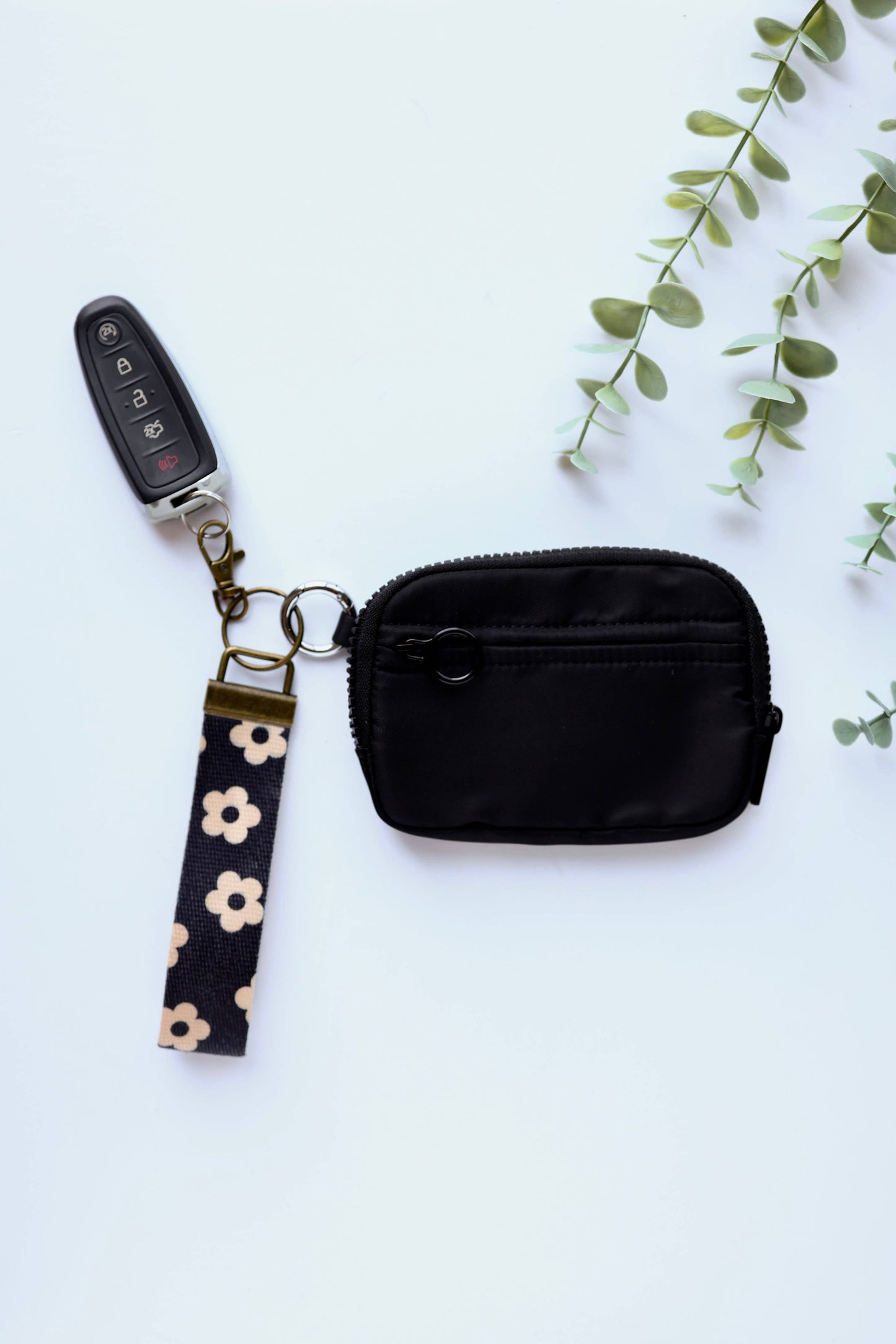 Keychain Wallet with Wrist Lanyard, Stylish Wallet Keychain