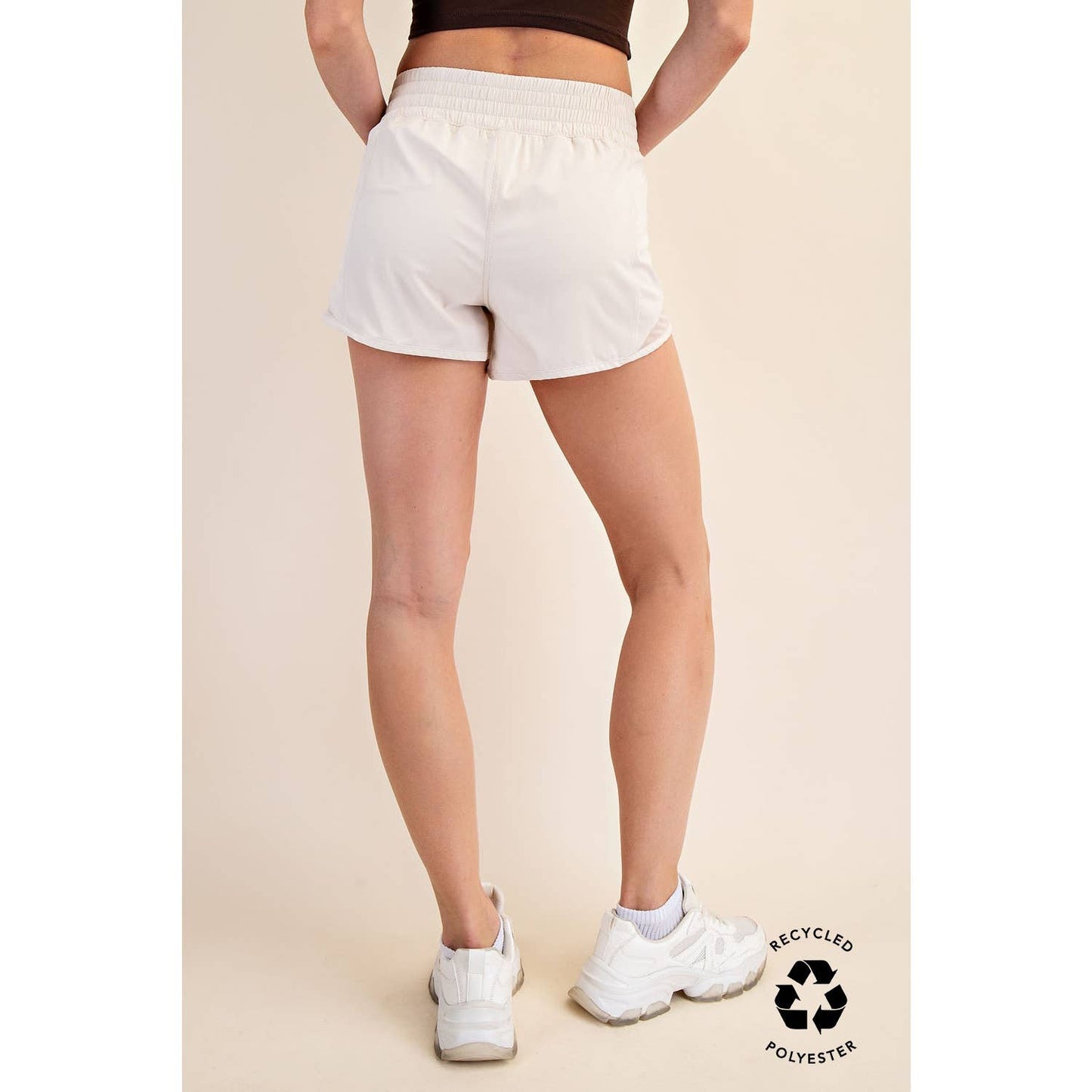 WHITE RECYCLED ACTIVE SHORT WITH MESH