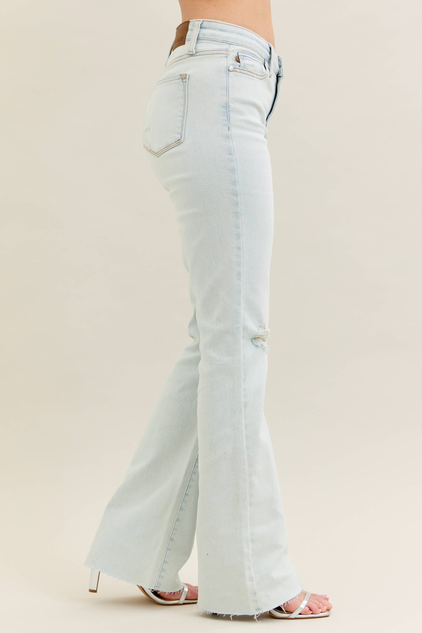 Mid Rise Distressed & Fray Hem Bootcut