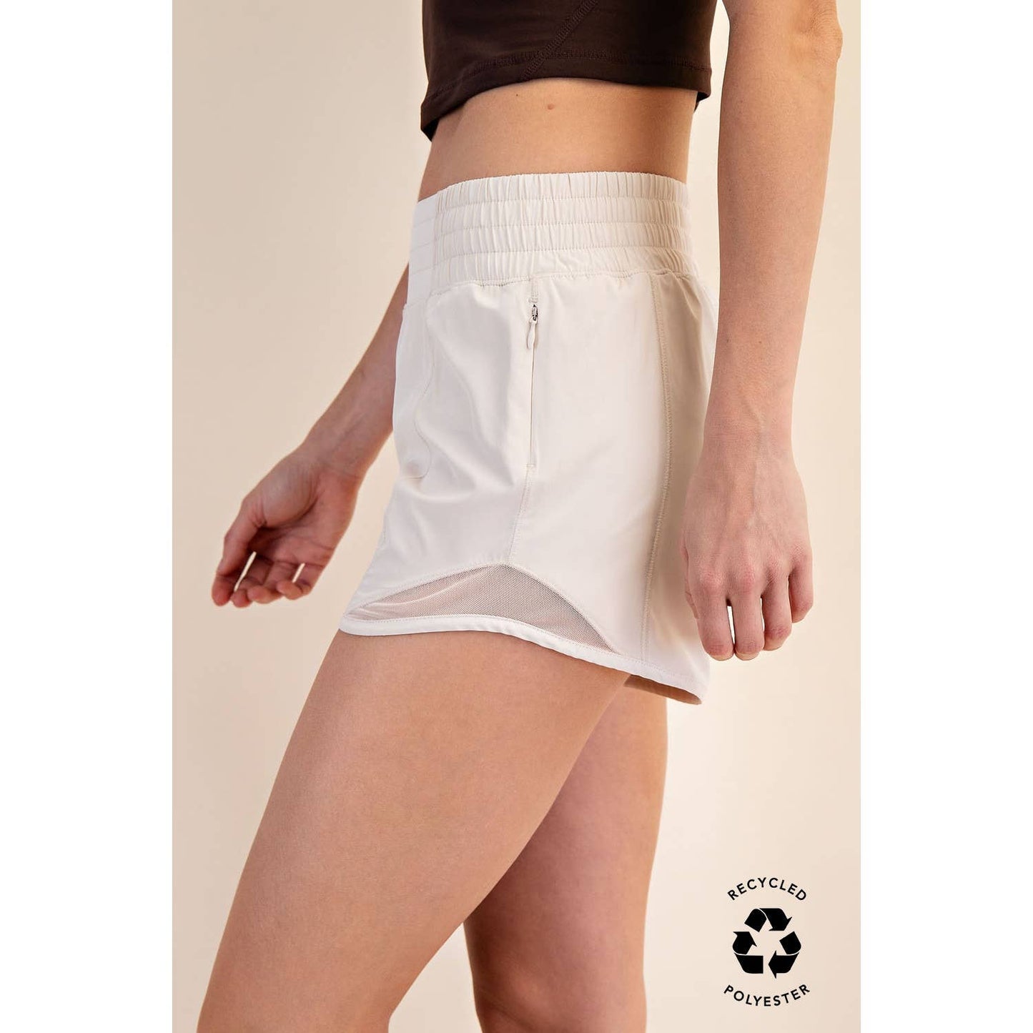 WHITE RECYCLED ACTIVE SHORT WITH MESH