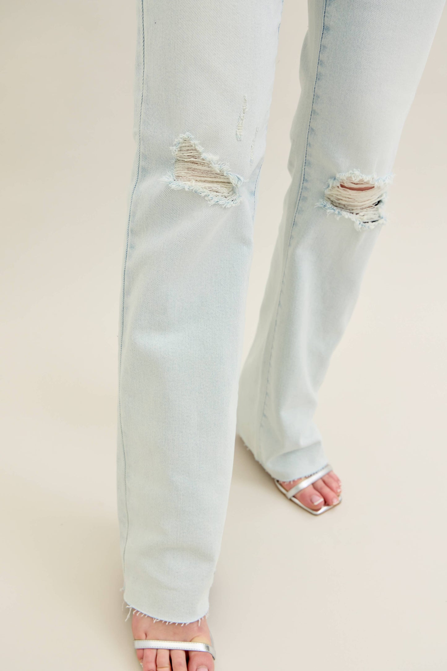 Mid Rise Distressed & Fray Hem Bootcut