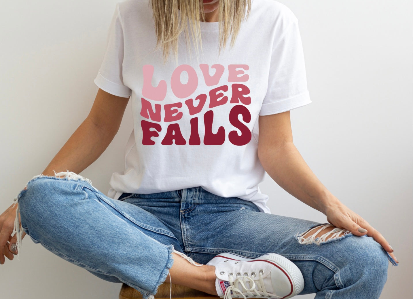 Love never fails Graphic T/S